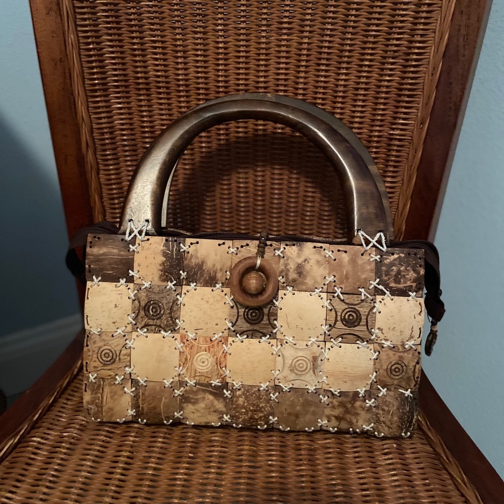NWOT Beautiful Shell Bag - Picture 1 of 7